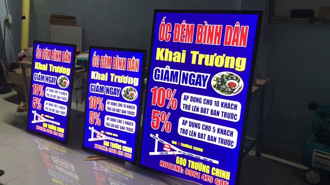 Bảng Hiệu Hộp Đèn Đứng: Định Nghĩa Và Kích Thước Phổ Biến Bảng Hiệu Hộp Đèn Đứng
