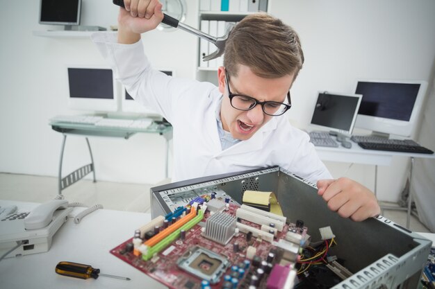 Tại Sao Máy Tính Hỏng? Biết Ngay Để Phòng Tránh! Máy tính hỏng là nỗi ám ảnh của nhiều người dùng
