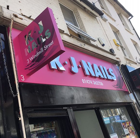 Biển Vẫy Nail Nào Đang "Hot" Nhất Hiện Nay? Xu Hướng Biển Vẫy Nail Hiện Nay