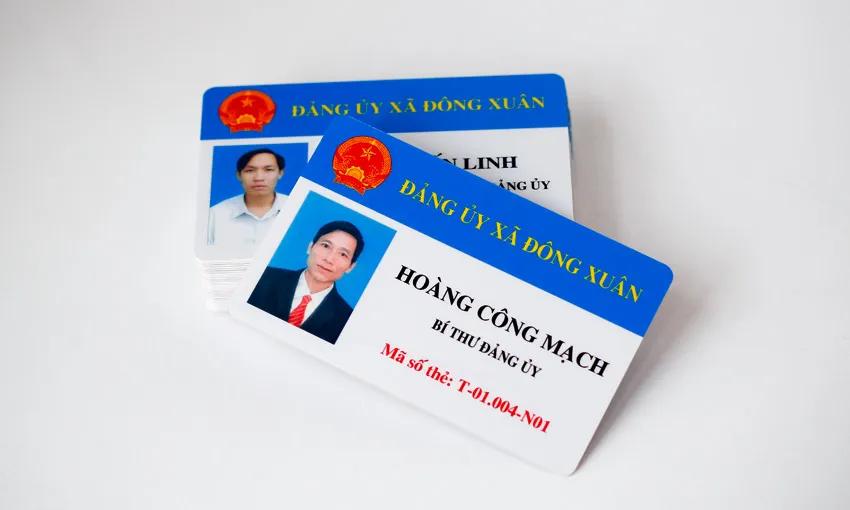 "Ngắm Nhìn" Những Mẫu Thẻ Nhân Viên Đẹp - Sang Trọng & Chuyên Nghiệp! Mau the nhan vien dep01
