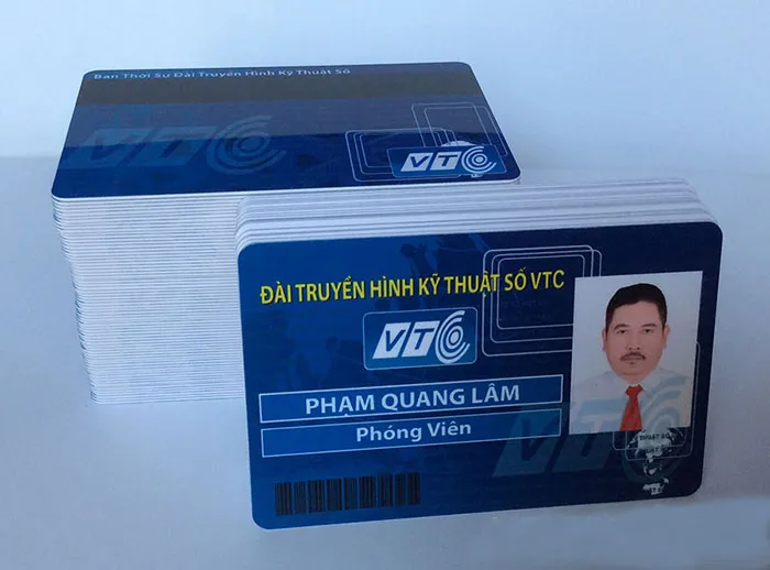 "Ngắm Nhìn" Những Mẫu Thẻ Nhân Viên Đẹp - Sang Trọng & Chuyên Nghiệp! Mau the nhan vien dep36