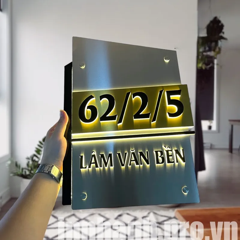 Cửa Hàng In Ấn Quảng Cáo Pro tự hào là đơn vị hàng đầu trong lĩnh vực làm bảng số nhà đẹp TPHCM với nhiều ưu điểm vượt trội