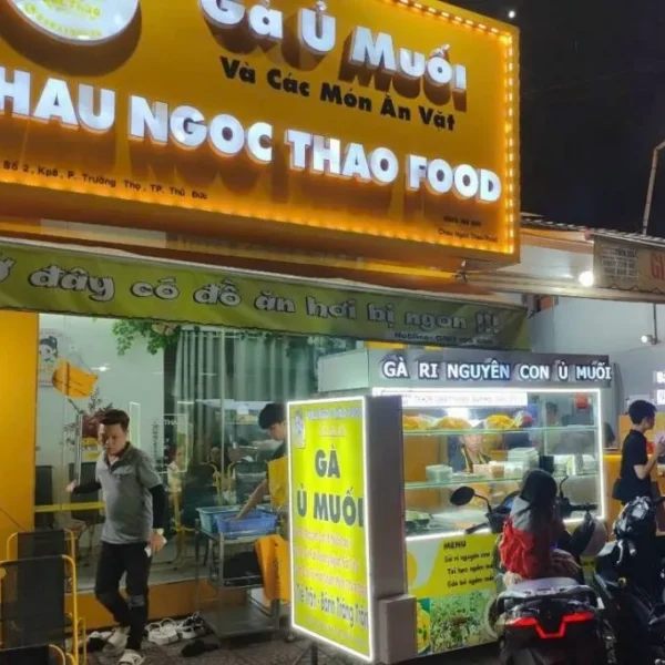 Bảng hiệu mica Bảng hiệu mica trong là lựa chọn lý tưởng cho những không gian yêu cầu sự tinh tế, sang trọng