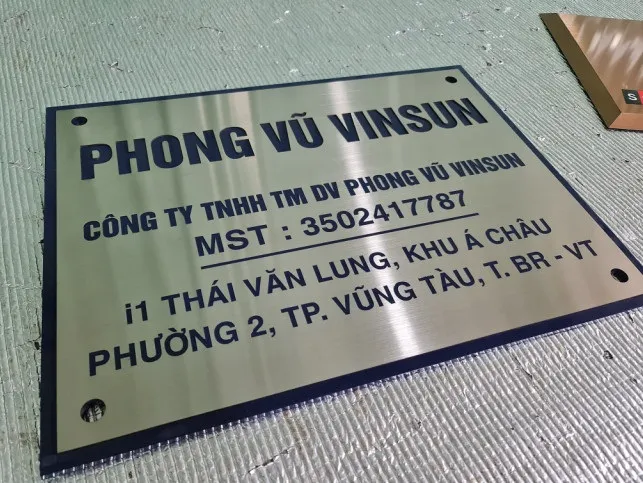 Bảng tên công ty