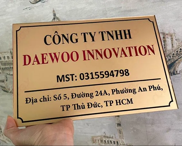 Bảng tên công ty Bảng tên công ty inox là lựa chọn hàng đầu cho những doanh nghiệp muốn thể hiện sự chuyên nghiệp, đẳng cấp và bền bỉ