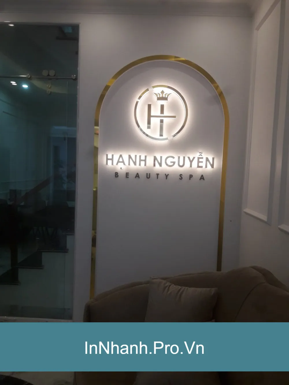 Mau bien spa dep sang trong thu hut khach hang04