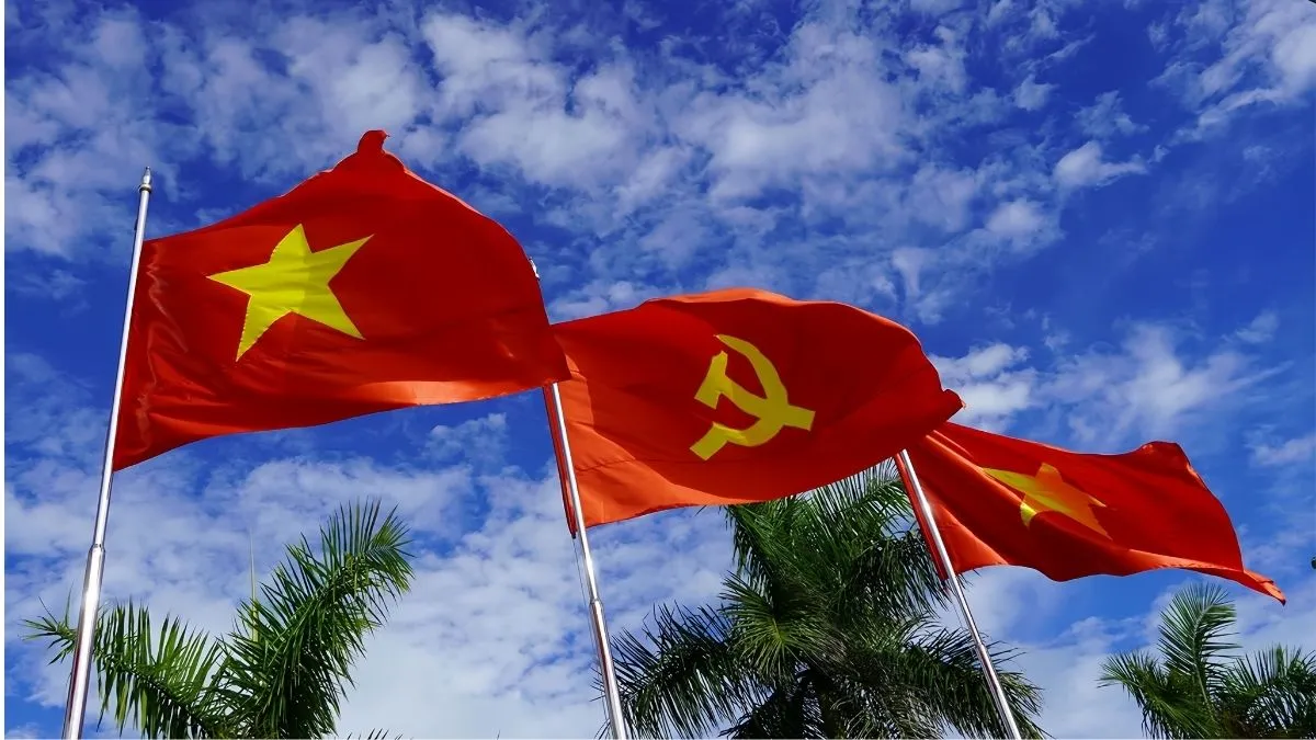 Hình ảnh lá cờ Việt Nam không chỉ là biểu tượng mà còn là nguồn cảm hứng bất tận, khơi dậy niềm tự hào dân tộc trong mỗi chúng ta