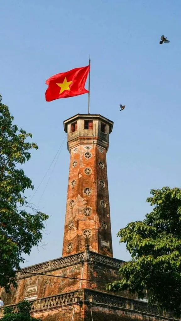 90+ Hình ảnh lá cờ Việt Nam: Rực Rỡ Niềm Tự Hào, Ấn Tượng Sâu Sắc! hinh anh la co Viet Nam innhanh.pro .vn10