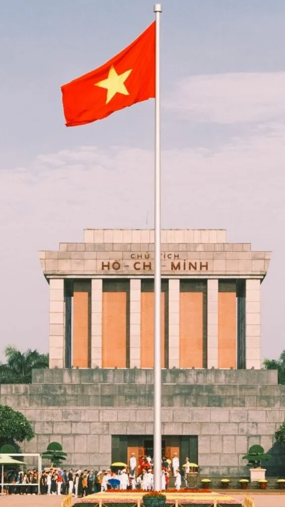 90+ Hình ảnh lá cờ Việt Nam: Rực Rỡ Niềm Tự Hào, Ấn Tượng Sâu Sắc! hinh anh la co Viet Nam innhanh.pro .vn27