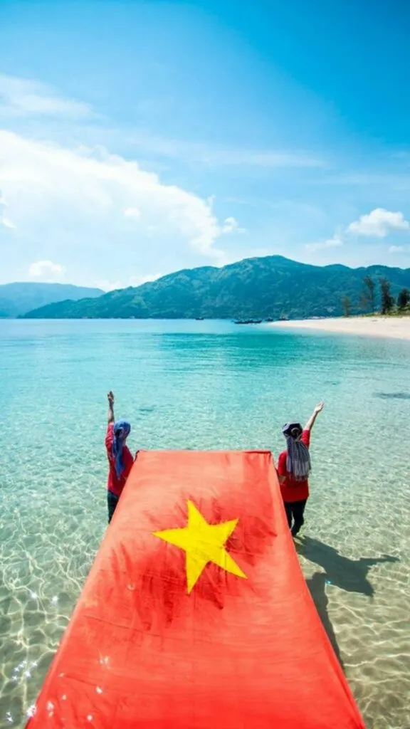 90+ Hình ảnh lá cờ Việt Nam: Rực Rỡ Niềm Tự Hào, Ấn Tượng Sâu Sắc! hinh anh la co Viet Nam innhanh.pro .vn37