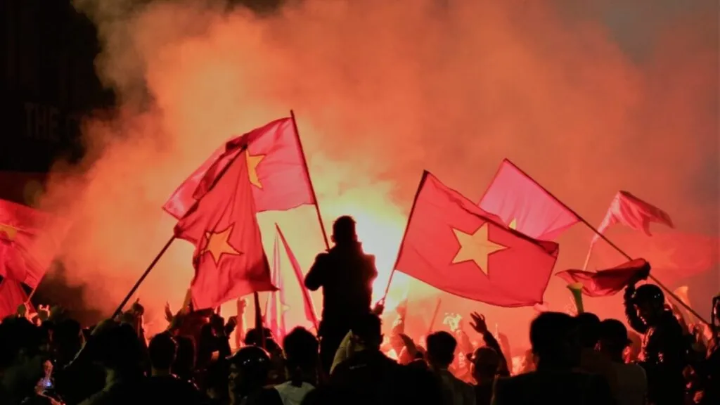 90+ Hình ảnh lá cờ Việt Nam: Rực Rỡ Niềm Tự Hào, Ấn Tượng Sâu Sắc! hinh anh la co Viet Nam innhanh.pro .vn63