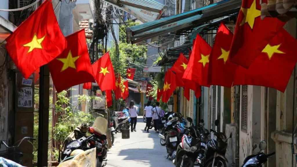 90+ Hình ảnh lá cờ Việt Nam: Rực Rỡ Niềm Tự Hào, Ấn Tượng Sâu Sắc! hinh anh la co Viet Nam innhanh.pro .vn73