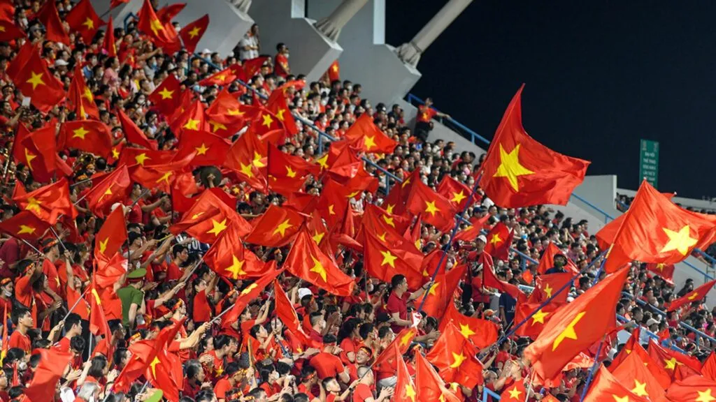 90+ Hình ảnh lá cờ Việt Nam: Rực Rỡ Niềm Tự Hào, Ấn Tượng Sâu Sắc! hinh anh la co Viet Nam innhanh.pro .vn80