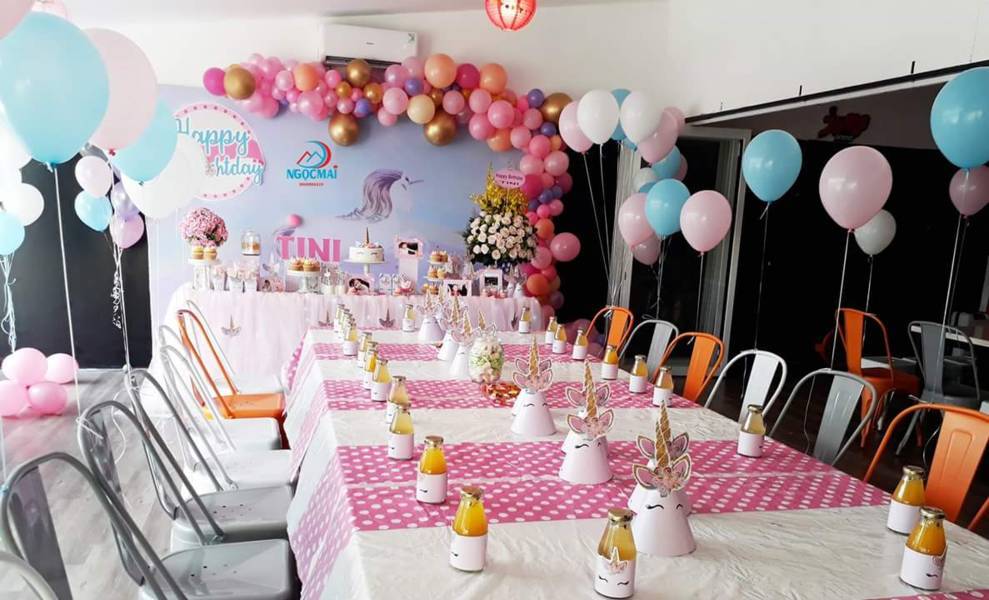 Thi công backdrop tiệc cưới