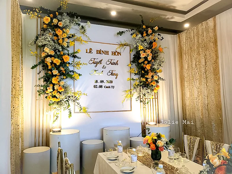 Trang trí tiệc cưới Việc lựa chọn dịch vụ trang trí tiệc cưới chuyên nghiệp là xu hướng không thể thiếu.