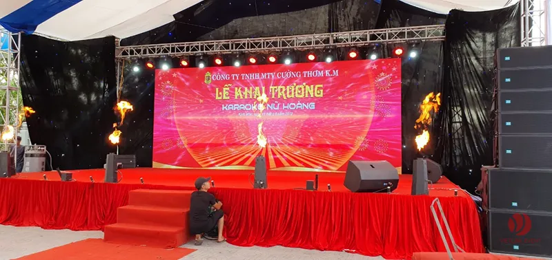 Cho thuê sân khấu Bục phát biểu cho hội nghị doanh nghiệp