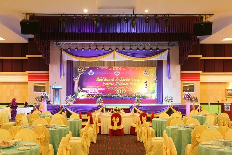 Cho thuê sân khấu Cửa Hàng In Ấn Quảng Cáo Pro cung cấp giải pháp sân khấu biểu diễn trọn gói, đảm bảo an toàn cho nghệ sĩ và mang lại trải nghiệm thị giác ấn tượng cho khán giả.