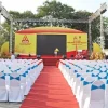 Cho thuê sân khấu Trong bất kỳ sự kiện nào – từ lễ khai trương, hội nghị khách hàng, đến buổi biểu diễn âm nhạc – sân khấu luôn là trung tâm thu hút ánh nhìn
