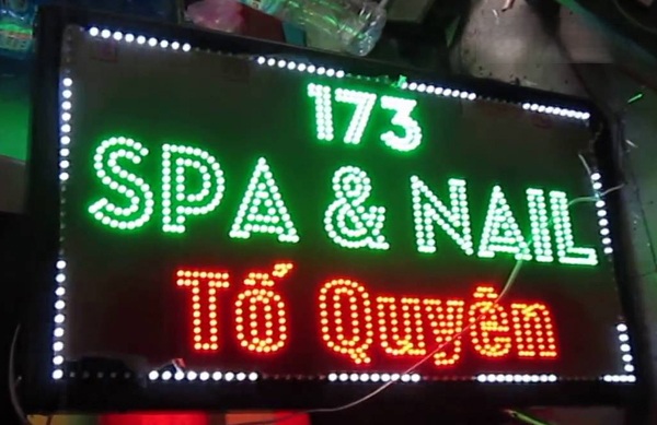 Biển LED Vẫy Spa Mica Tím Hiệu Ứng Sóng Bang gia lam bien led vay spa tai Quang Cao 24H