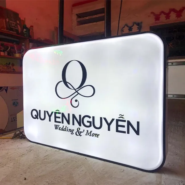 Biển Vẫy Vuông Mica LED Viền Inox 60x60cm Bang gia lam bien vay vuong tai Quang Cao 24H