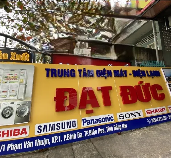 Bảng Hiệu Alu Composite Xanh 3mm Chữ Nổi Bang hieu alu co kha nang chong choi tot voi moi dieu kien thoi tiet khac nghiet nhu mua nang gio bao