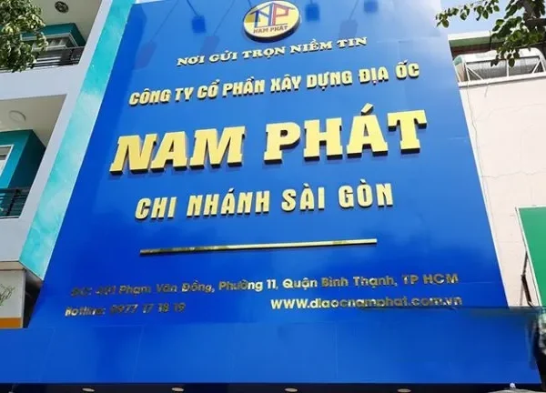 Bảng Hiệu Bất Động Sản Mica Xanh Chữ Inox