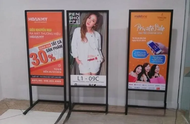 Biển Vẫy Có Chân Inox 304 LED 2 Mặt Bien vay co chan