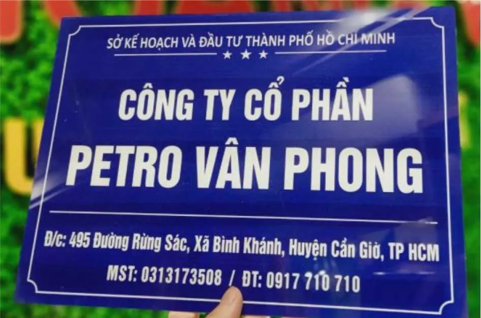 Biển Công Ty Mica Trong Suốt LED Viền Cac loai bien cong ty mica pho bien tai Quang Cao 24H