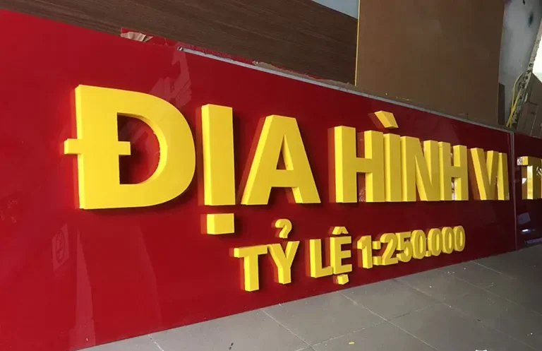 Biển Công Ty Chữ Nổi Inox 304 Mạ Vàng Cac xu huong thiet ke bien cong ty chu noi hien dai nam 2025 e1740739260315