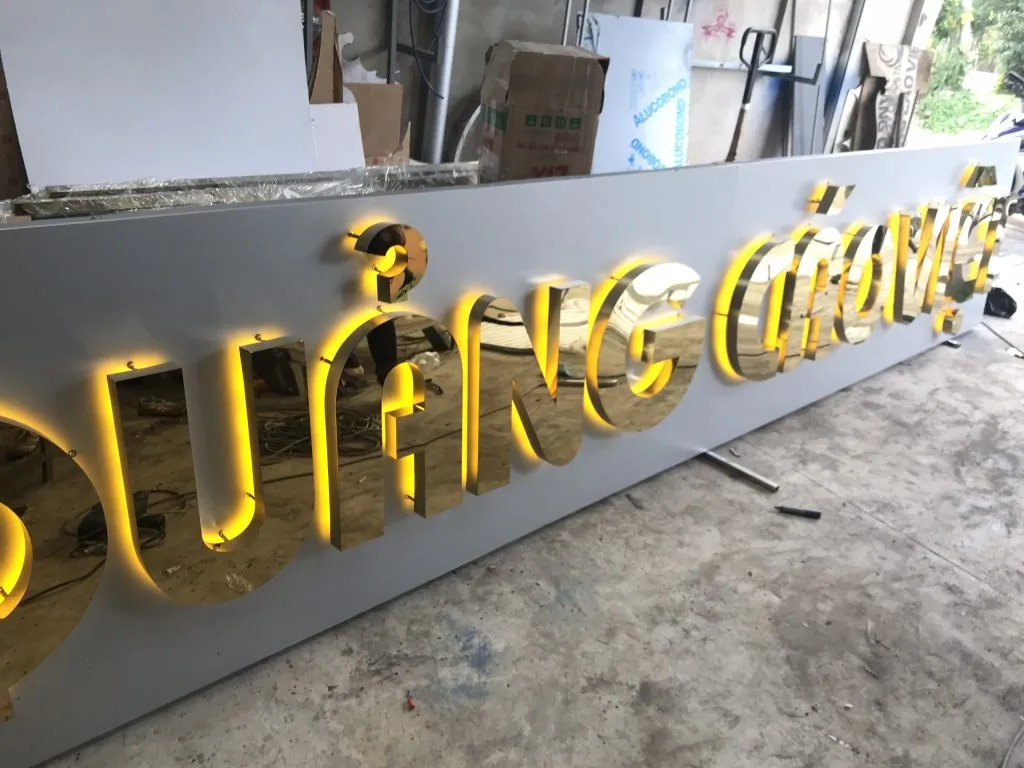 Chữ Nổi Inox LED Hắt Sáng Vàng Chân 15cm Cao 60cm Chu Noi Led Hat Sang Chan