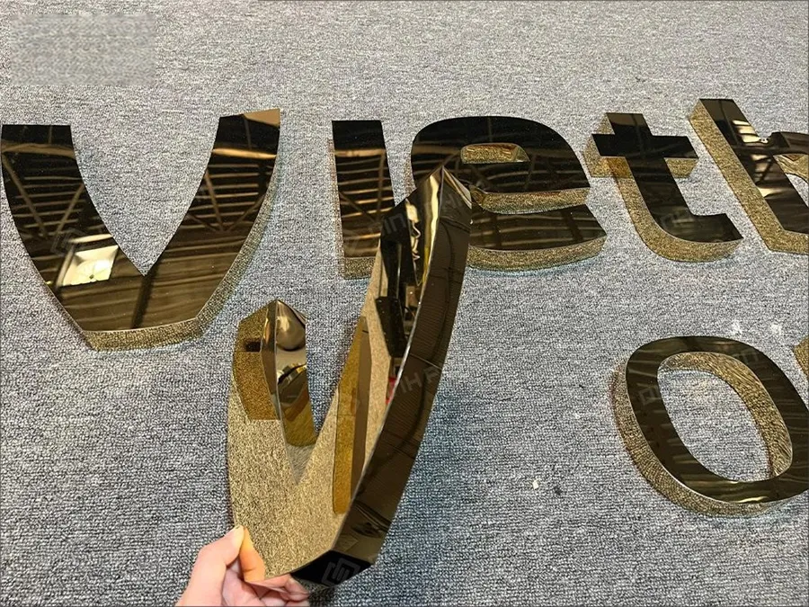 Chữ Inox 304 Mạ Vàng Titanium Dày 2mm Chu inox ma vang