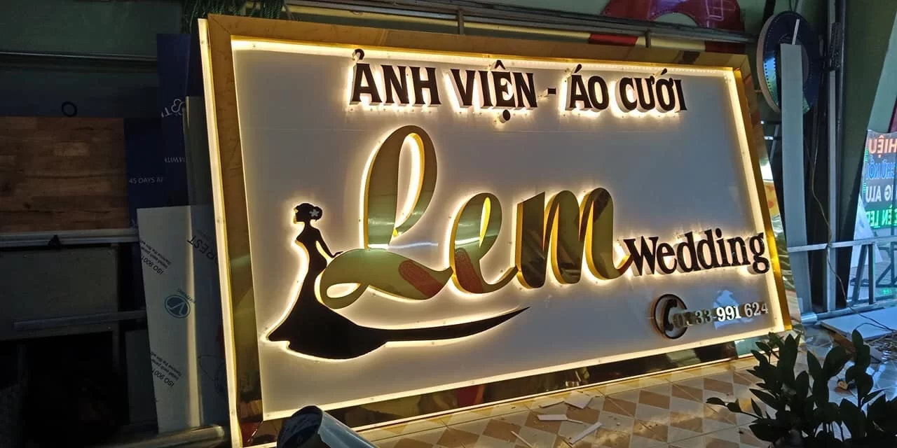 Chữ Nổi Inox LED Hắt Sáng Vàng Chân 15cm Cao 60cm Dich vu lam Chu Noi Led Hat Sang Chan theo yeu cau voi muc gia canh tranh nhat