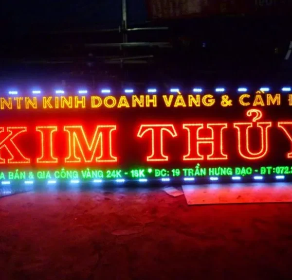 Biển LED Chữ Nổi Mica RGB Điều Khiển Dich vu lam bien led den chu noi gia re tai TPHCM