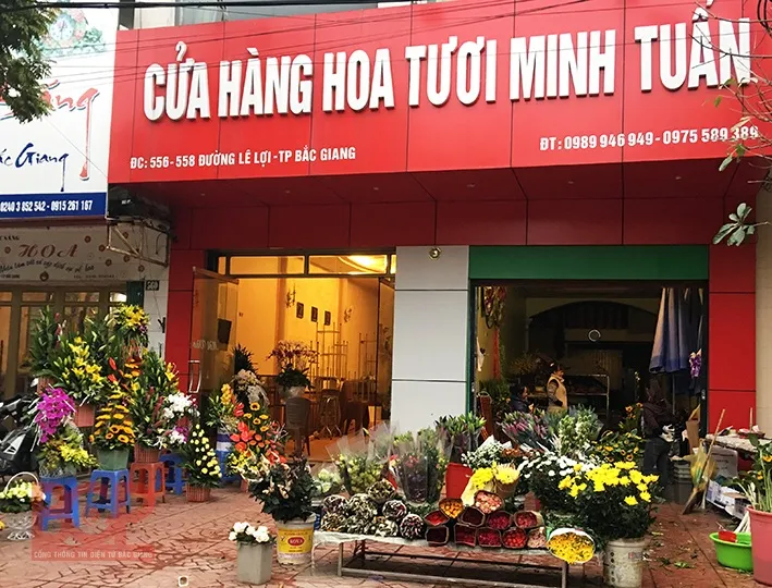Biển Quảng Cáo Shop Hoa Mica Hồng LED Trắng Dich vu lam bien quang cao shop hoa tai Quang Cao 24h