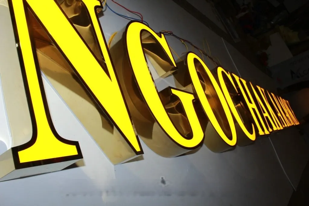 Chữ Inox 201 Bóng Gương Dày 1.5mm 35cm Dich vu lam chu inox theo yeu cau tai Quang Cao 24h