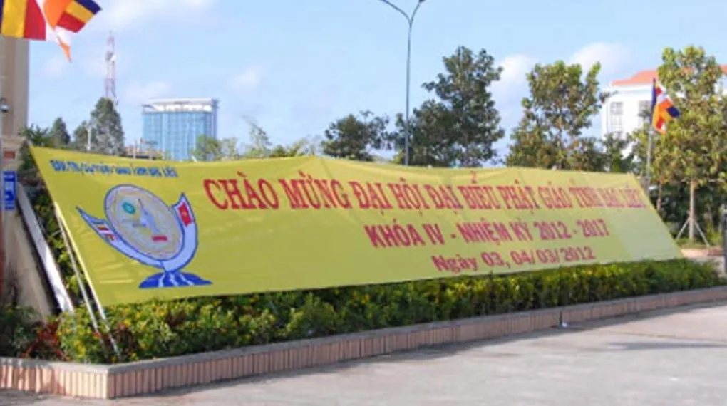 Băng Rôn Bạt Hiflex Đỏ In Chữ Trắng In bang ron 4