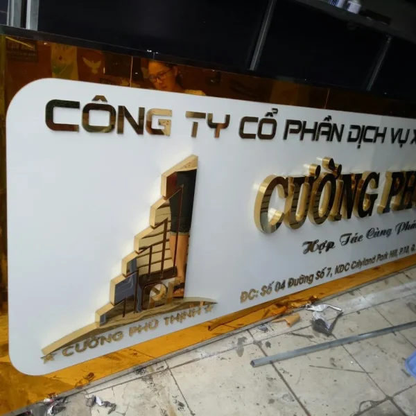 Biển Công Ty Chữ Nổi Inox 304 Mạ Vàng Loi ich khi su dung dich vu lam bien cong ty chu noi tai Quang Cao 24H