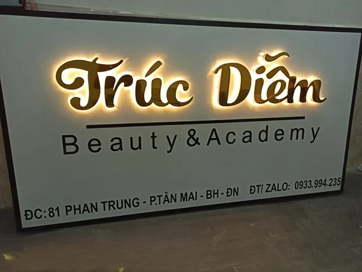 Chữ Nổi Inox LED Hắt Sáng Vàng Chân 15cm Cao 60cm Mau Chu Noi Led Hat Sang Chan dep nhat 2025 tai Quang Cao 24h