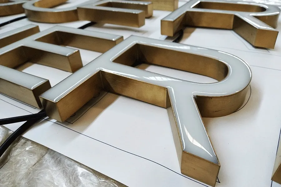 Chữ Inox 304 Mặt Mica Đỏ Dày 3mm 40cm Mau chu inox mat mica dep 7