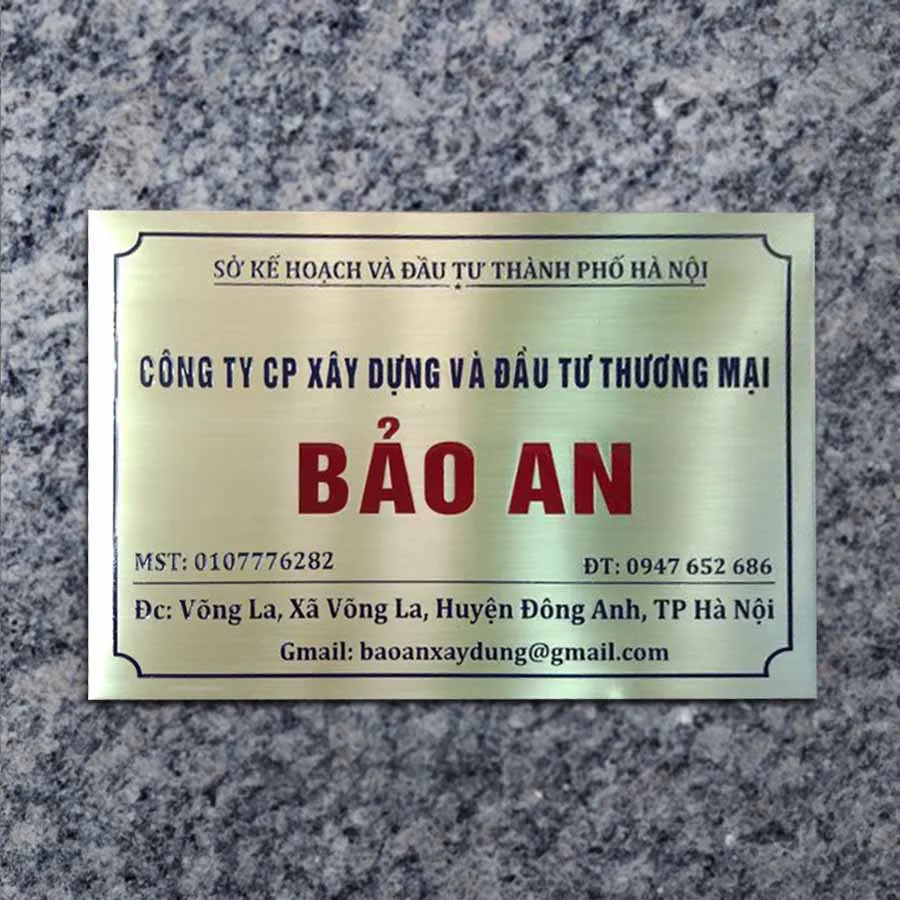 Biển Công Ty Inox Mạ Đen Chữ Vàng Quang Cao 24H tu hao la don vi tien phong cung cap dich vu thiet ke bien cong ty inox chuyen nghiep tai TP.HCM