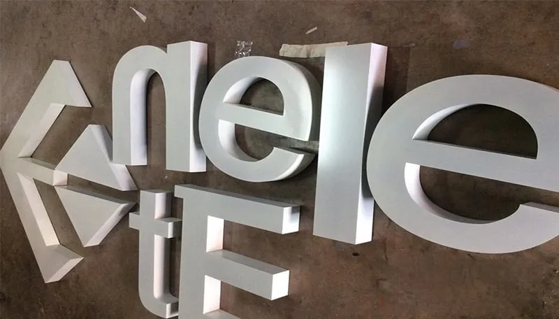 Chữ Nổi Formex 5mm Trắng Cắt CNC Quang Cao 24h cung cap bang gia chu noi formex chi tiet va minh bach