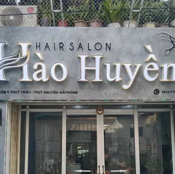 Biển Quảng Cáo Salon Tóc Alu Vàng Gold In UV Quang Cao 24h cung cap da dang cac loai bien quang cao toc phu hop voi tung phan khuc va nhu cau cu the