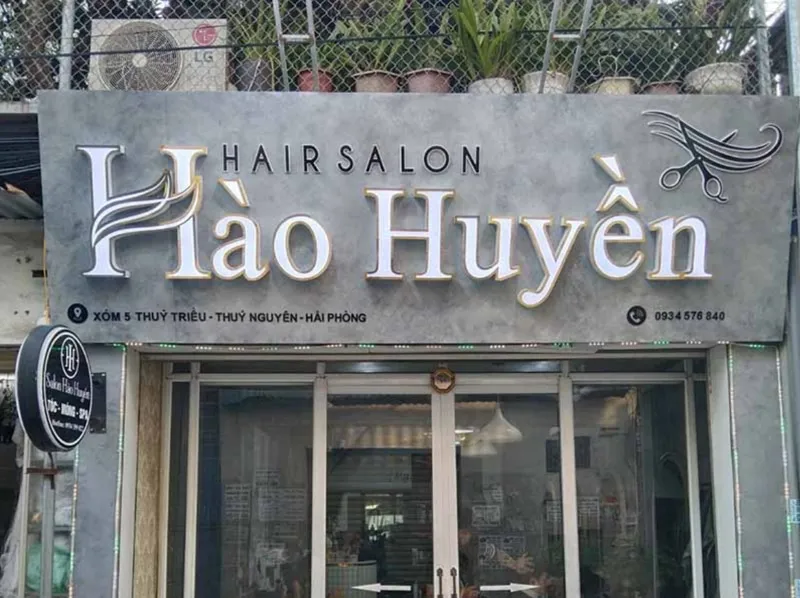 Biển Quảng Cáo Salon Tóc Alu Vàng Gold In UV Quang Cao 24h cung cap da dang cac loai bien quang cao toc phu hop voi tung phan khuc va nhu cau cu the