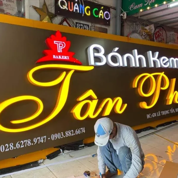 Chữ Mica Acrylic Đen Cắt Laser 3mm 25cm Quang Cao 24h cung cap da dang cac loai chu mica voi nhieu mau ma phong cach khac nhau