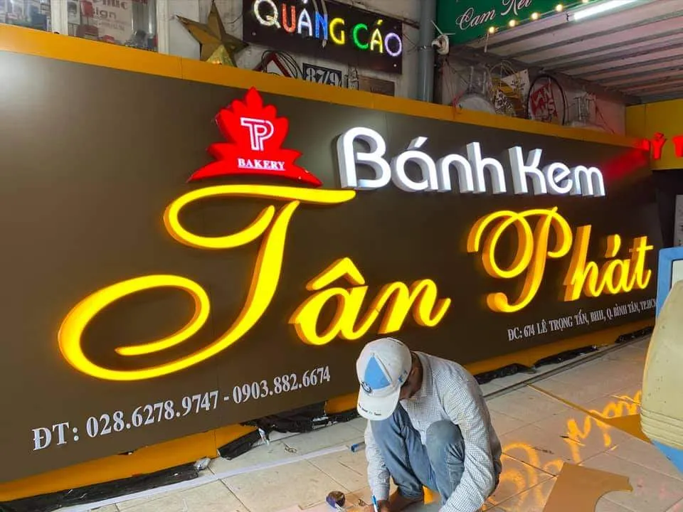 Chữ Mica Acrylic Đen Cắt Laser 3mm 25cm Quang Cao 24h cung cap da dang cac loai chu mica voi nhieu mau ma phong cach khac nhau