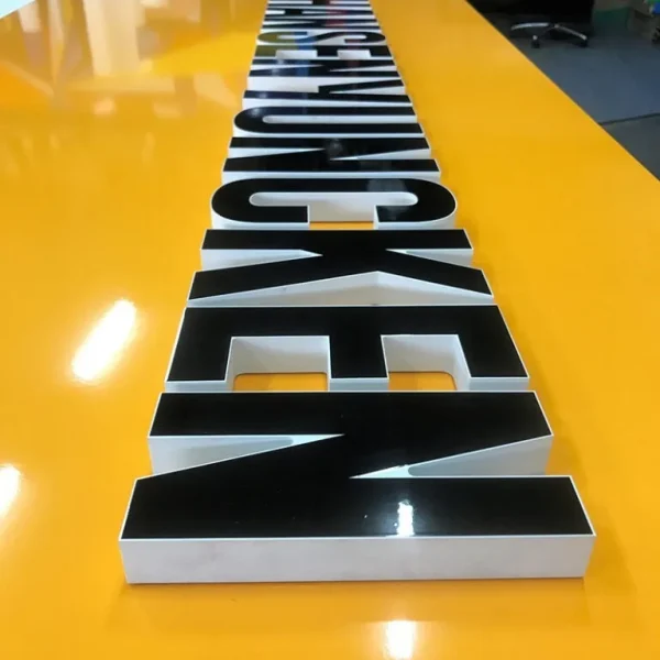 Chữ Mica Acrylic Đen Cắt Laser 3mm 25cm Quang Cao 24h tu hao la don vi thiet ke thi cong hang nghin du an chu mica cho cac khach hang