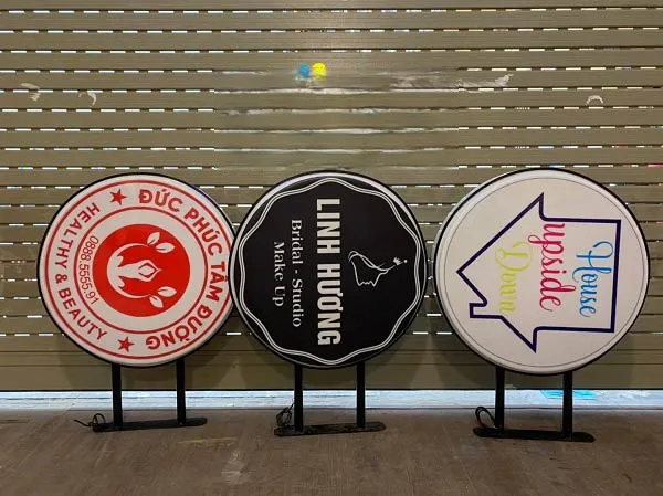 Biển Vẫy Mica Trong Suốt LED RGB 60x40cm Quy trinh lam bien vay mica chuyen nghiep tai Quang Cao 24H