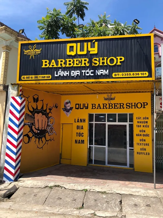 Biển Quảng Cáo Salon Tóc Alu Vàng Gold In UV Thi truong lam bien quang cao toc hien nay vo cung da dang voi nhieu loai vat lieu