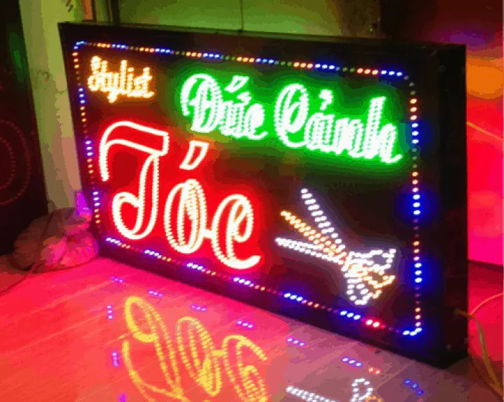 Biển Vẫy LED Mica RGB Điều Khiển Uu diem noi bat cua dich vu lam bien vay led tai Quang Cao 24H