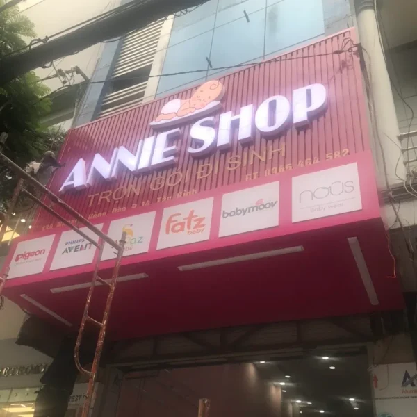 Bảng Hiệu Shop Quần Áo Alu Đen LED Viền Xu huong mau bang hieu shop quan ao dep dang duoc ua chuong